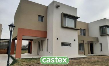 Casa cuatro ambientes en venta en La Cañada