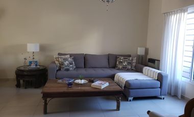 Impecable casa de categoría  reciclada a nuevo de 3 dormitorios en Olivos