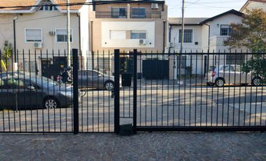 Impecable casa de categoría  reciclada a nuevo de 3 dormitorios en Olivos