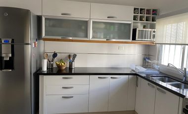 Impecable casa de categoría  reciclada a nuevo de 3 dormitorios en Olivos