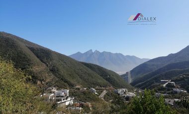 TERRENO EN VENTA, Zona exclusiva rodeada de montañas Col. Renacimiento en Monterrey- 3,693 M2