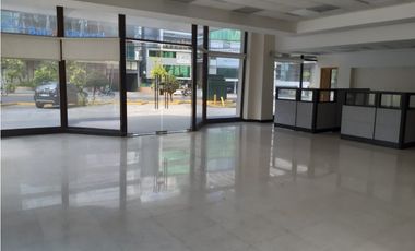 LOCAL 1200M2 ESQUINA CALLE 50 AV. AQUILINO DE LA GUARDIA