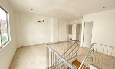 Apartamento duplex en San Antonio, frente a la terminal de transporte, Montería