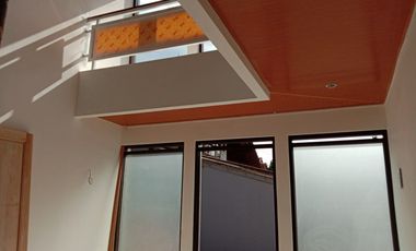 Rumah baru mewah 2..5 lantai cigadung Dago dekat jalan shm