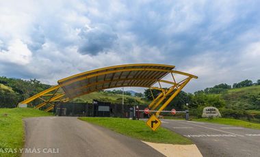 EN CONDOMINIO LAGOS DE MARACAIBO SE VENDE LOTE. Cod V5662