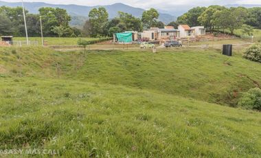 EN CONDOMINIO LAGOS DE MARACAIBO SE VENDE LOTE. Cod V5662