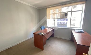 Oficina en Arriendo en Huérfanos/ Bandera