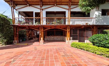 casalote en venta en via portico. Cod V29428