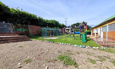 casalote en venta en via portico. Cod V29428