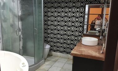 Venta Casa tipo Mansión Urbanización El Rio con Piscina y vista al Lago