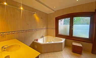 Casa con hermosa vista y acceso al Lago Ranco