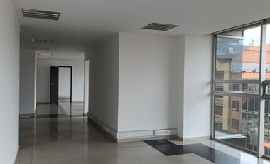 edificio en arriendo en chico norte iii. Cod A51772