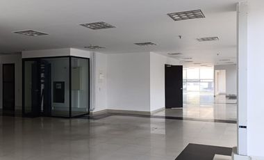 edificio en arriendo en chico norte iii. Cod A51772