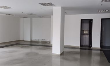 edificio en arriendo en chico norte iii. Cod A51772