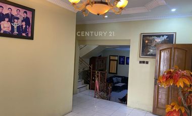 Rumah 6 Kamar Terawat Lokasi Dekat Alun Alun Cimahi Jual Cepat