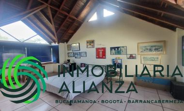 casa en venta en brisas de guatiguara i. Cod V61867