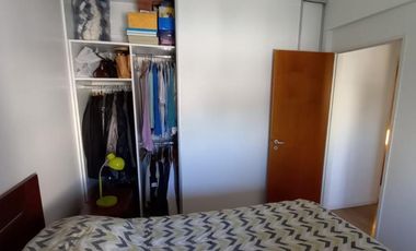 Departamento tres ambientes en Isa II, excelente zona.