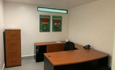 Oficinas con bodega en Lomas del Blvd en renta