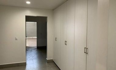 Oficinas con bodega en Lomas del Blvd en renta