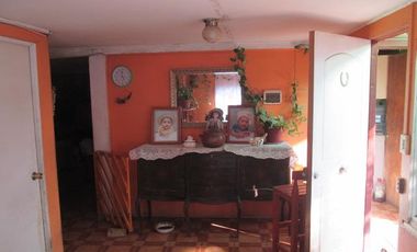 Linda Casa De 2 Pisos En Sitio¡¡ A Pasos Del Centro De La Comuna De Curacavi.