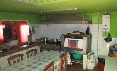 Linda Casa De 2 Pisos En Sitio¡¡ A Pasos Del Centro De La Comuna De Curacavi.