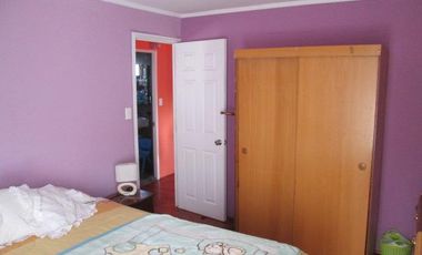 Linda Casa De 2 Pisos En Sitio¡¡ A Pasos Del Centro De La Comuna De Curacavi.