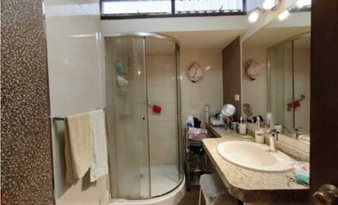 SE VENDE HERMOSA CASA EN PLENA AVENIDA BOLOGNESI