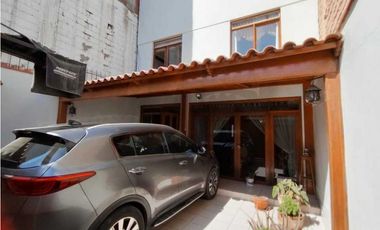 SE VENDE HERMOSA CASA EN PLENA AVENIDA BOLOGNESI