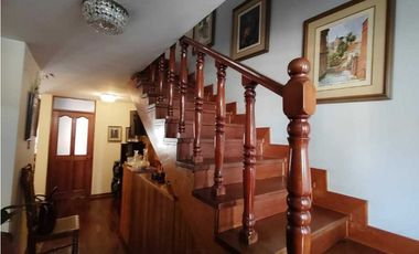 SE VENDE HERMOSA CASA EN PLENA AVENIDA BOLOGNESI