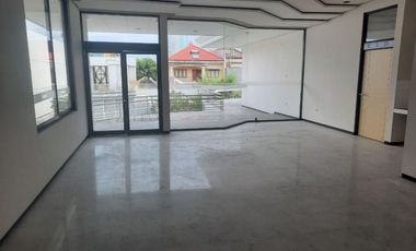 Rumah Jl Embong Kenongo Hdp utara Cocok untk kantor