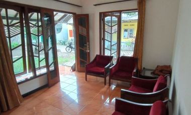 Rumah semi furnished di lingkungan asri area Jogja Timur