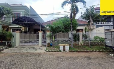 Disewakan Rumah lokasi Tenang di Taman Jemursari Selatan, Surabaya