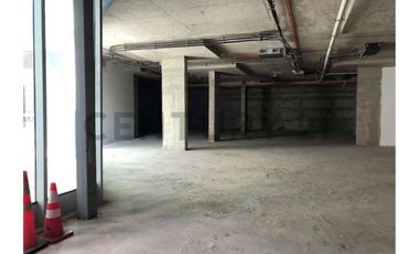 AMPLIO LOCAL ZOCALO DE 480 MT2 EN SAN DAMIAN