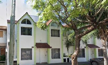 Duplex en venta en Villa Luzuriaga