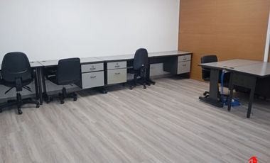 oficina en venta en el poblado. Cod V4976