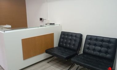 oficina en venta en el poblado. Cod V4976