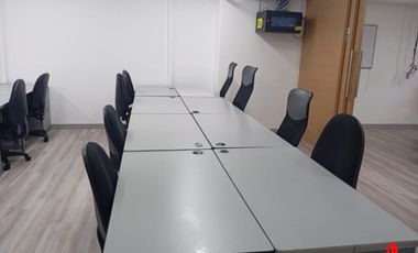 oficina en venta en el poblado. Cod V4976