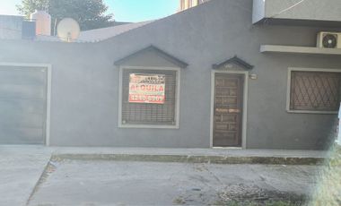 Departamento Tipo Casa en alquiler en Lomas de Zamora Este