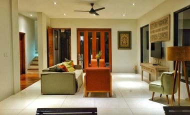 Stunning 3-Bedroom Freehold Villa - Prime Investment Near Ubud Center