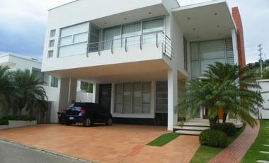 casa en venta en via tennis, san isidro. Cod V14879