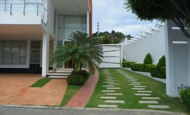 casa en venta en via tennis, san isidro. Cod V14879