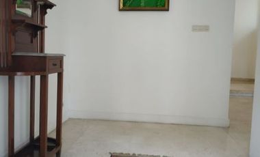 DI SEWAKAN RUMAH TOWNHOUSE MELROSE CILANDAK JAKARTA SELATAN