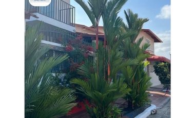 SE VENDE CASA URB. PORTO FINO - VILLA ZAITA