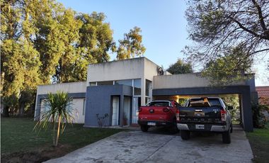 Hermosa Casa Bº Lomas de San Antonio Lujan