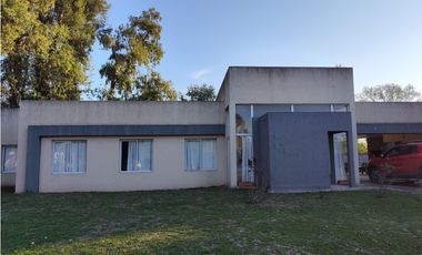 Hermosa Casa Bº Lomas de San Antonio Lujan