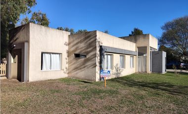 Hermosa Casa Bº Lomas de San Antonio Lujan
