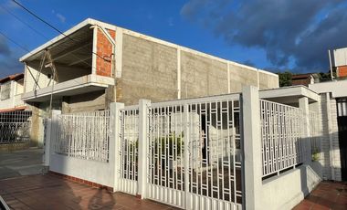casalote en venta en quinta oriental. Cod V4811