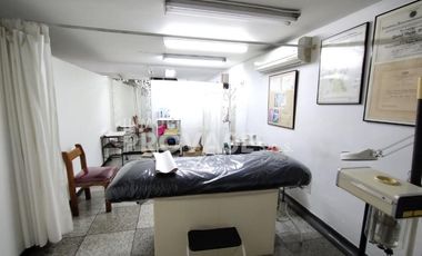 casa-local en venta en caobos. Cod V102873