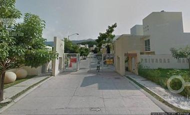 Venta de Casa de 2 niveles y 4 recámaras en Fracc. Privado Mactumatza, Tuxtla Gutiérrez, Chiapas.
