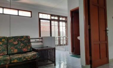Rumah Manyar Jaya STRATEGIS, FURNISH, ONE GATE SYSTEM
